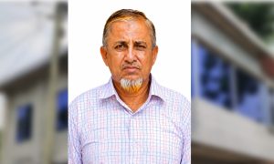 ভূমি অফিসে অফিস সহায়কের বিরুদ্ধে ঘুষ-হয়রানির অভিযোগ