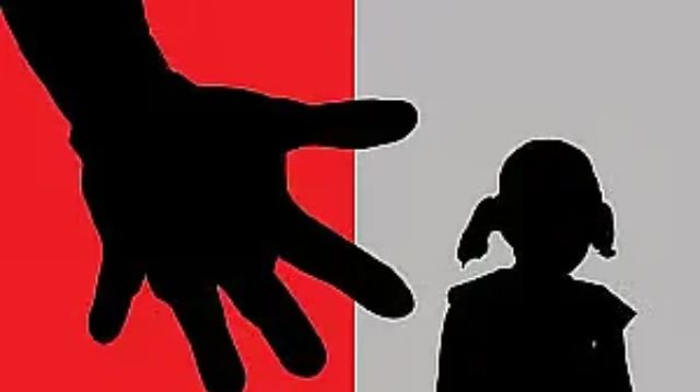 শ্যামনগরে ১১ বছরের শিশুকে ধর্ষণের অভিযোগ শিক্ষকের বিরুদ্ধে